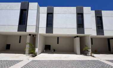 TOWNHOUSE EN SAN JUAN BAUTISTA, MÉRIDA