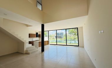 CASA FRENTE AL LAGO EN ALTOZANO MÉRIDA