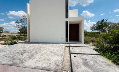 CASA FRENTE AL LAGO EN ALTOZANO MÉRIDA