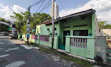 Tanah Hook Hadap Jl. Slamet Riyadi Solo
