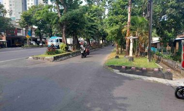 Tanah Hook Hadap Jl. Slamet Riyadi Solo