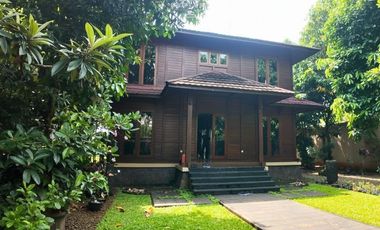 Dijual Murah Pondok Indah View Lapangan Golf Rumah Heritage Konsep Villa Hitung Tanah