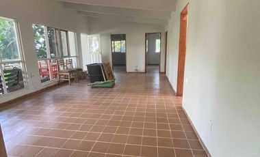 casa sola de un solo nivel en renta