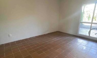 casa sola de un solo nivel en renta