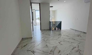 Residencia Moderna de Estreno en Vía Cumbres, Cancún | 4 Rec. (Una en PB) y Amenidades Premium
