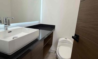 Residencia Moderna de Estreno en Vía Cumbres, Cancún | 4 Rec. (Una en PB) y Amenidades Premium