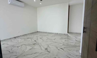 Residencia Moderna de Estreno en Vía Cumbres, Cancún | 4 Rec. (Una en PB) y Amenidades Premium