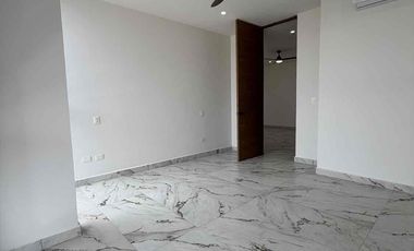 Residencia Moderna de Estreno en Vía Cumbres, Cancún | 4 Rec. (Una en PB) y Amenidades Premium