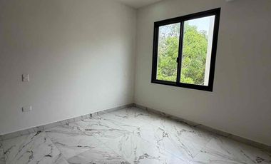Residencia Moderna de Estreno en Vía Cumbres, Cancún | 4 Rec. (Una en PB) y Amenidades Premium