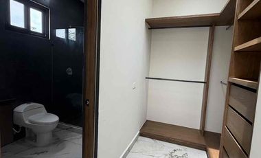 Residencia Moderna de Estreno en Vía Cumbres, Cancún | 4 Rec. (Una en PB) y Amenidades Premium
