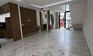 Residencia Moderna de Estreno en Vía Cumbres, Cancún | 4 Rec. (Una en PB) y Amenidades Premium