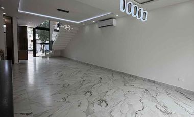 Residencia Moderna de Estreno en Vía Cumbres, Cancún | 4 Rec. (Una en PB) y Amenidades Premium