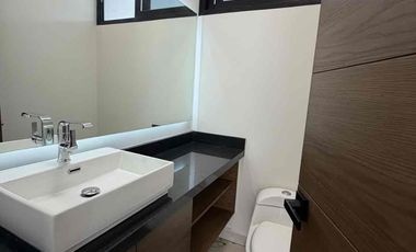 Residencia Moderna de Estreno en Vía Cumbres, Cancún | 4 Rec. (Una en PB) y Amenidades Premium