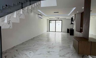 Residencia Moderna de Estreno en Vía Cumbres, Cancún | 4 Rec. (Una en PB) y Amenidades Premium