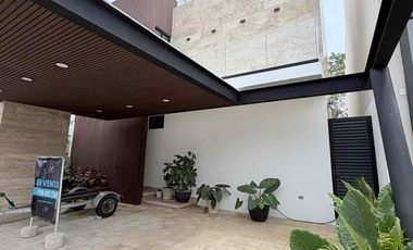 Residencia Moderna de Estreno en Vía Cumbres, Cancún | 4 Rec. (Una en PB) y Amenidades Premium