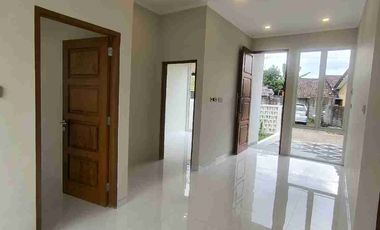 RUMAH SIAP HUNI DI JALAN GITO GATI, DEKAT DENGAN MASJID SUCIATI