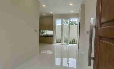 RUMAH SIAP HUNI DI JALAN GITO GATI, DEKAT DENGAN MASJID SUCIATI