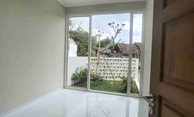 RUMAH SIAP HUNI DI JALAN GITO GATI, DEKAT DENGAN MASJID SUCIATI