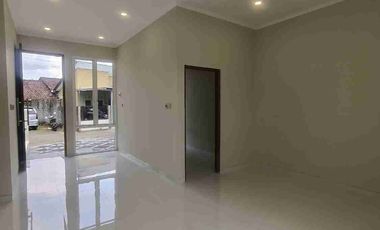 RUMAH SIAP HUNI DI JALAN GITO GATI, DEKAT DENGAN MASJID SUCIATI