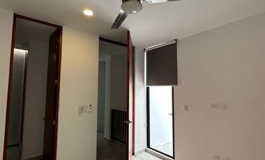 TOWNHOUSE EN TEMOZÓN NORTE