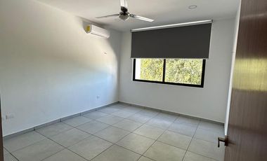 TOWNHOUSE EN TEMOZÓN NORTE