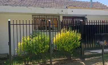 Casa con local comercial en linares, frente a escuela Ramón Belmar