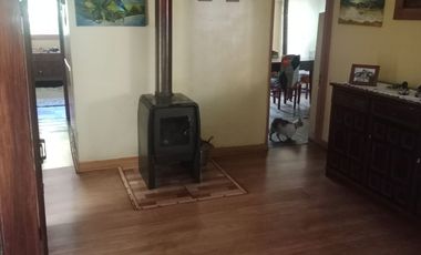 Casa con local comercial en linares, frente a escuela Ramón Belmar