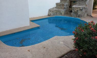 Casa en el Coacoyul. Con Alberca Solo Contado