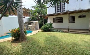 Casa en el Coacoyul. Con Alberca Solo Contado