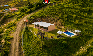 Casa de Campo con Piscina y Huerta de Aguacates en Paute Azuay | For Sale in Paute