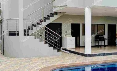 CASA AMOBLADA con piscina gimnasio bodegas