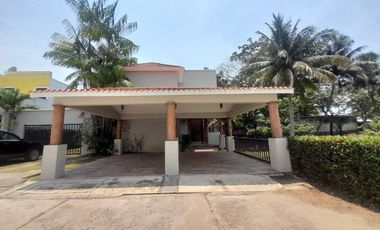 CASA EN RENTA PRIVADA GOLONDRINAS