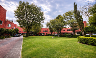 CASA EN CONDOMINIO EN VENTA EN SAN JERONIMO LIDICE, PEGADA A PERIFERICO CON JARDIN COMUN Y PROPIO