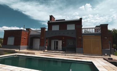 HERMOSA PROPIEDAD con Exclusiva VISTA AL LAGO LOS MOLINOS