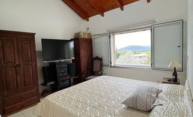 HERMOSA PROPIEDAD con Exclusiva VISTA AL LAGO LOS MOLINOS
