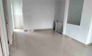 dijual rumah baru berpagar siap huni 2 lantai di kawasan aman bebas banjir