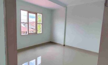 dijual rumah baru berpagar siap huni 2 lantai di kawasan aman bebas banjir