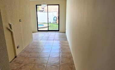 Se Vende Casa Con Piscina 3d 3b · Villa Cataluña Los Angeles