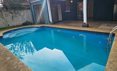 Se Vende Casa Con Piscina 3d 3b · Villa Cataluña Los Angeles