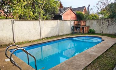Se Vende Casa Con Piscina 3d 3b · Villa Cataluña Los Angeles