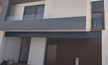 CASA EN VENTA NUEVA LOMBARDIA IRAPUATO GTO. $ 5,650,000