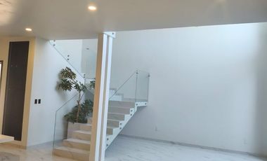 CASA EN VENTA NUEVA LOMBARDIA IRAPUATO GTO. $ 5,650,000