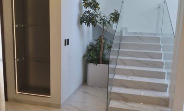 CASA EN VENTA NUEVA LOMBARDIA IRAPUATO GTO. $ 5,650,000
