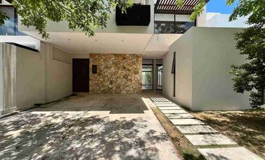 EN RENTA CASA DE LUJO, TEMOZÓN NORTE, MÉRIDA YUCATÁN.