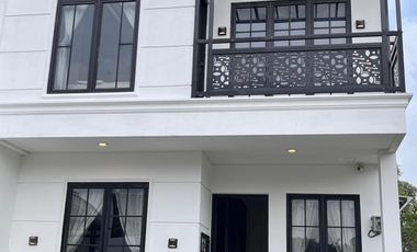 Rumah Baru Siap Huni Desain Modern Klasik Dekat Kota Wisata, DP 0% Cicilan Mulai 4 Jutaan, Strategis 10 Menit ke Tol Cibubur - FREE PPN & Bebas Biaya