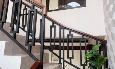 Rumah Baru Siap Huni Desain Modern Klasik Dekat Kota Wisata, DP 0% Cicilan Mulai 4 Jutaan, Strategis 10 Menit ke Tol Cibubur - FREE PPN & Bebas Biaya