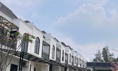 Rumah Baru Siap Huni Desain Modern Klasik Dekat Kota Wisata, DP 0% Cicilan Mulai 4 Jutaan, Strategis 10 Menit ke Tol Cibubur - FREE PPN & Bebas Biaya