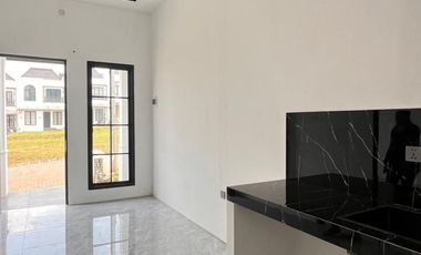 Rumah Baru Siap Huni Desain Modern Klasik Dekat Kota Wisata, DP 0% Cicilan Mulai 4 Jutaan, Strategis 10 Menit ke Tol Cibubur - FREE PPN & Bebas Biaya