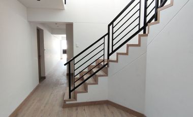 🚨Surco: Venta Duplex de 2 habitaciones con cochera frente a parque  (Modificable a 3 habitaciones)