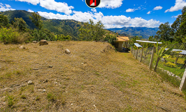 EN PAUTE VENDO CASA DE CAMPO CON 2.700 m² DE TERRENO EN HUACAS